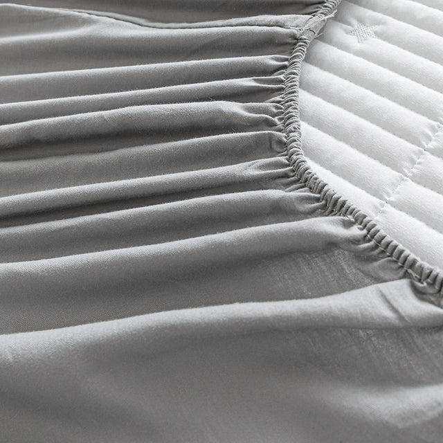 Waterproof Thickened Mattress Protector