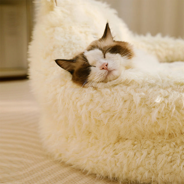 Alpaca-Shaped Pet Bed Ultra-Soft Warm Supportive Design