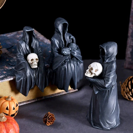 Gothic Black Robe Faceless Ghost Ornament – Durable Resin Halloween Decoration for Home and Car 3