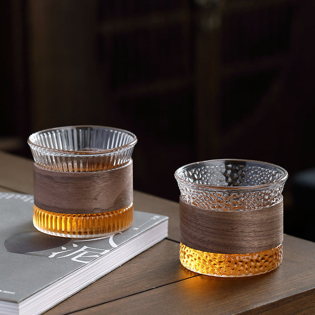 OakFlow Whisky Tumbler – Handmade Glass with Wooden Accent
