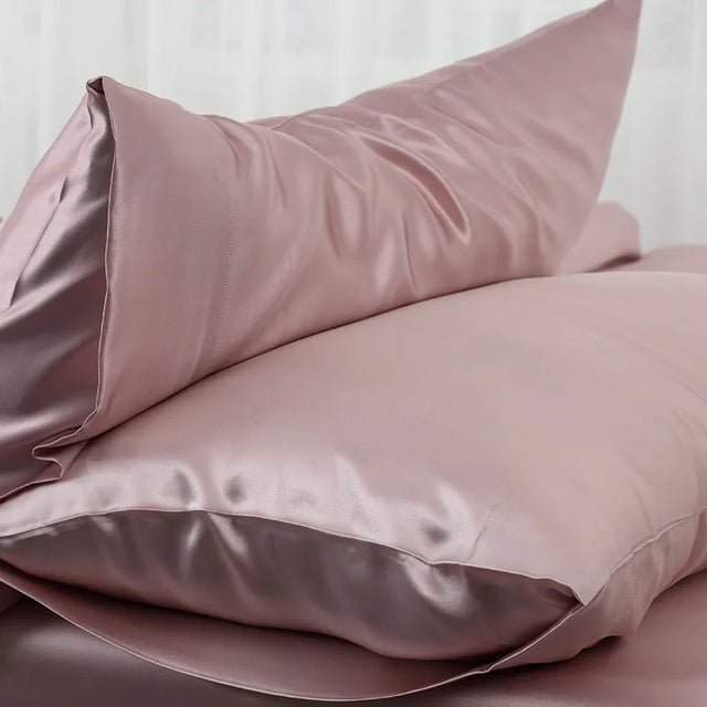 100% Mulberry Silk Pillowcase – Smooth, Hypoallergenic, and Luxurious