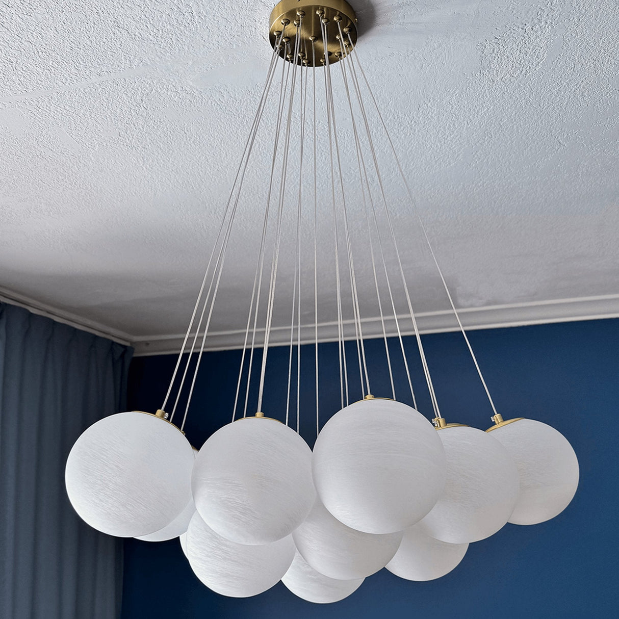 Blurred Bubbles Chandelier – Modern Glass Cluster Ceiling Light
