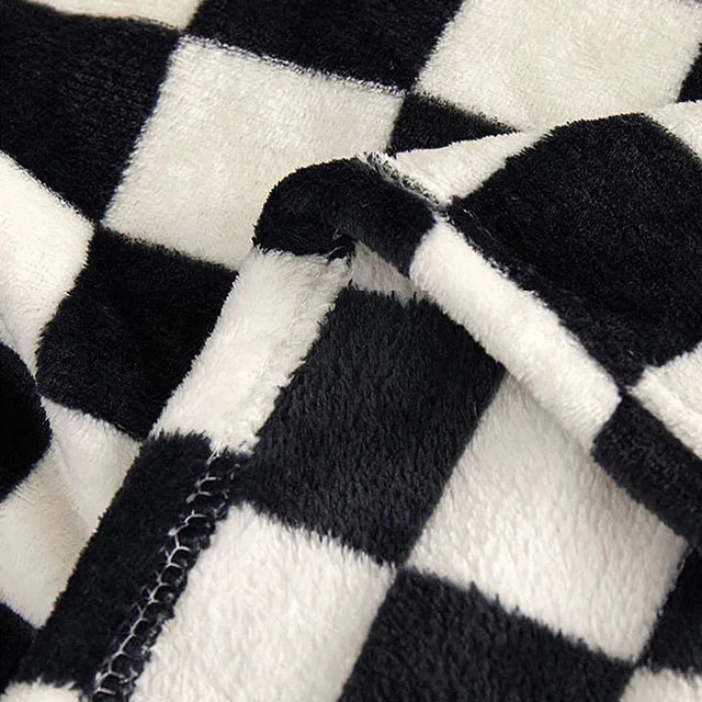 Classic Checkerboard Plaid Design Sofa Blanket for Comfort