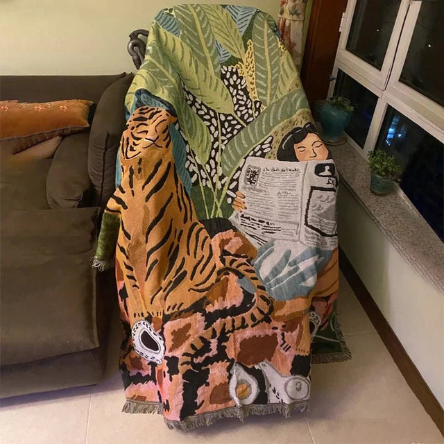 Cosy Cartoon Tiger Design Throw Blanket for Home Decor