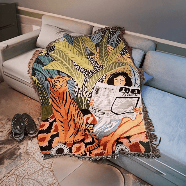 Cosy Cartoon Tiger Design Throw Blanket for Home Decor