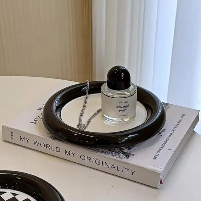 Geometric Design Ceramic Plate for Stylish Serving 20cm