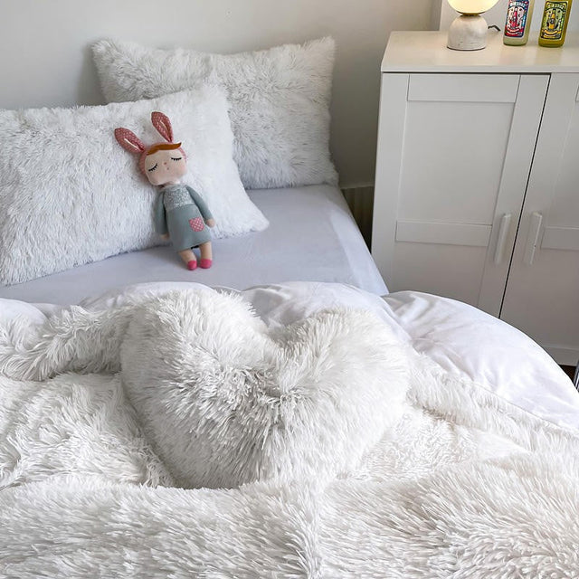 Hug and Snug Luxury Fluffy Plush Duvet Cover Set – Ultra-Soft Faux Fur Bedding