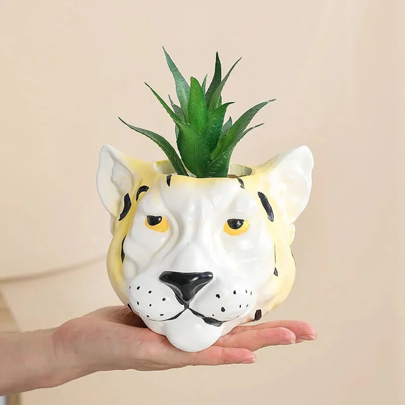 Novelty Ceramic 3D Lion's Head Vase for Modern Decor