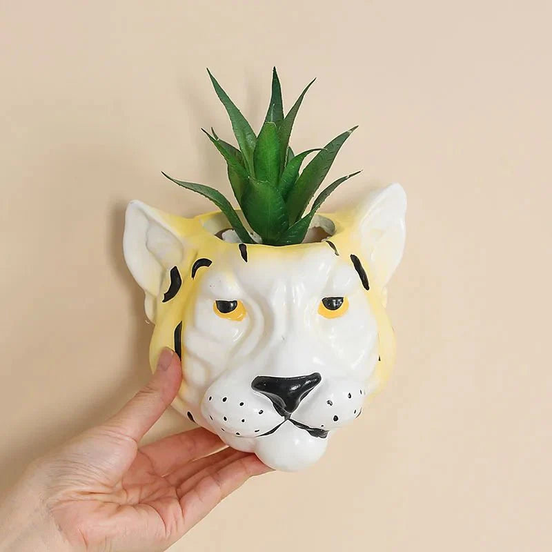 Novelty Ceramic 3D Lion's Head Vase for Modern Decor