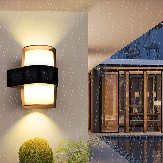 Shoona - Outdoor Modern Wall Lamp in Durable Aluminum