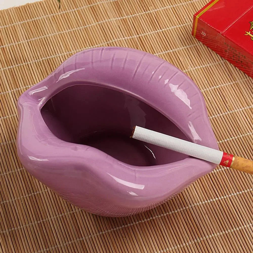 Cartoon Lips Ceramic Ashtray in Quirky Mouth Design