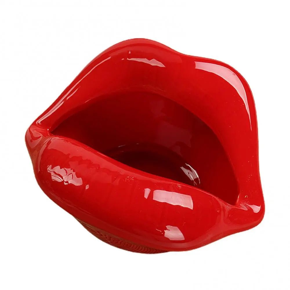 Cartoon Lips Ceramic Ashtray in Quirky Mouth Design