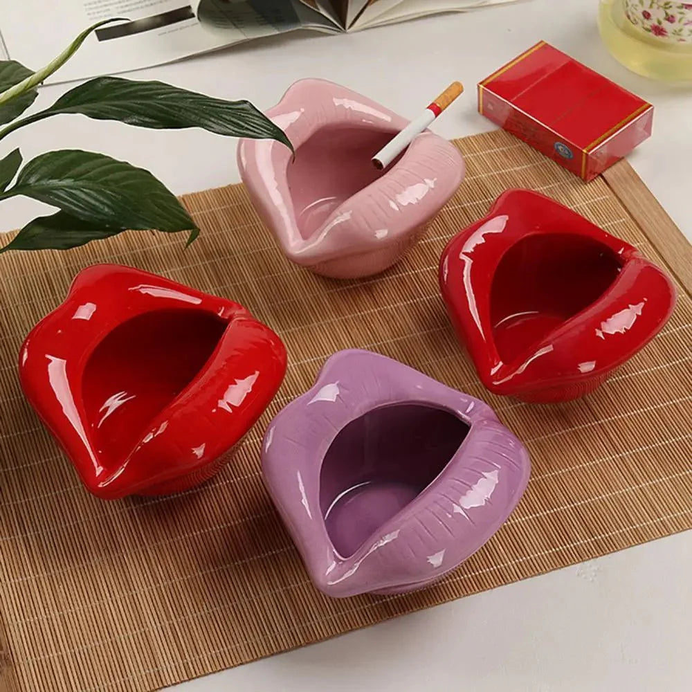 Cartoon Lips Ceramic Ashtray in Quirky Mouth Design