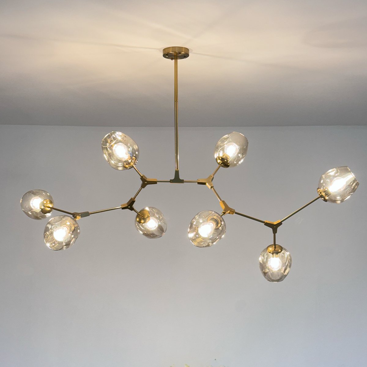 Retro Loft Chandelier – Gold & Black Industrial Ceiling Light with Glass Globes