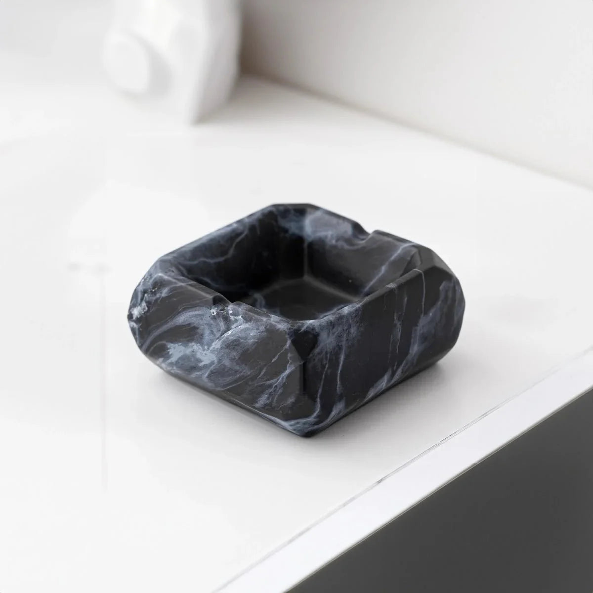 Textured Marble Effect Ceramic Ashtray for Modern Decor