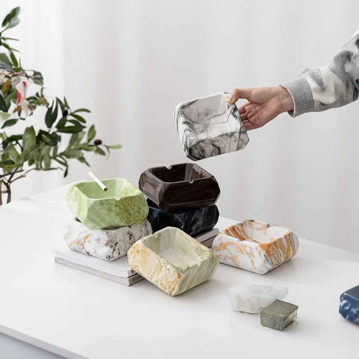 Textured Marble Effect Ceramic Ashtray for Modern Decor