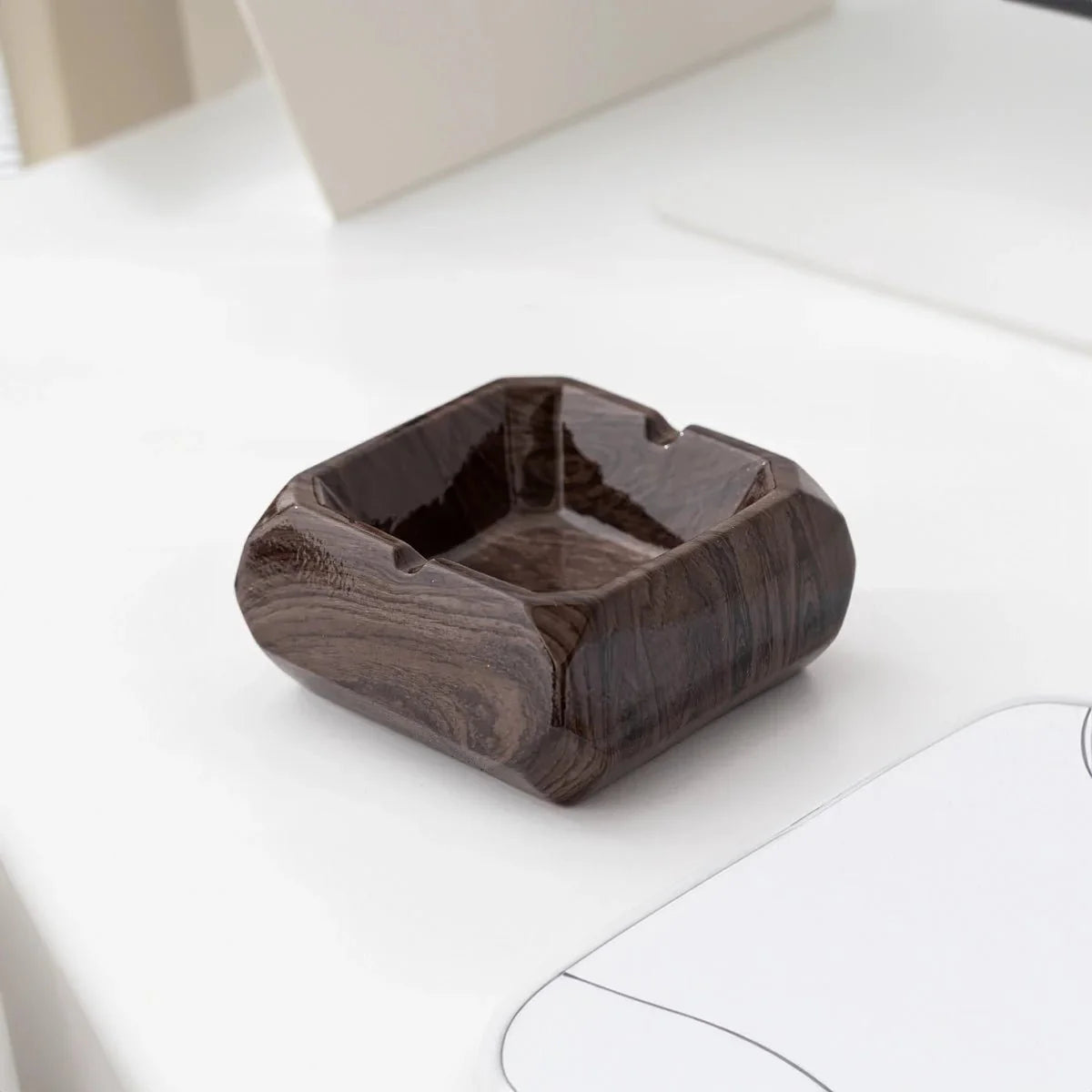 Textured Marble Effect Ceramic Ashtray for Modern Decor