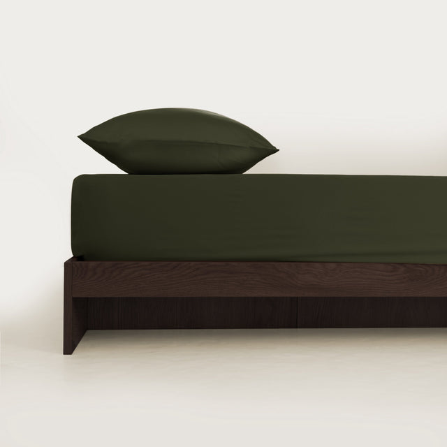 Bamboo Fitted Sheet - Pet Hair Repellent for Dogs/Cats Family