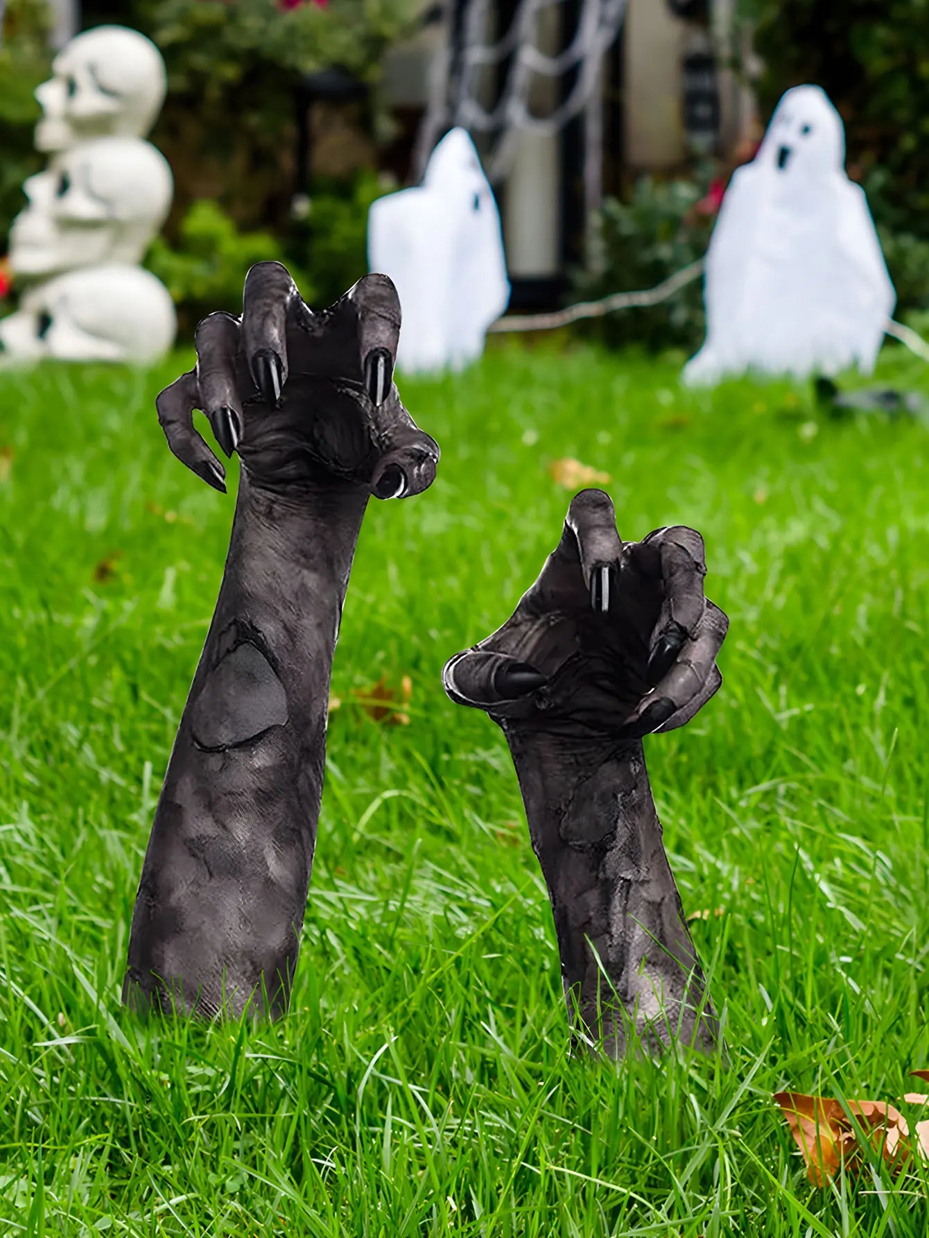 3D Halloween Ghost Hand Decoration for Outdoor Use – Spooky Plug-in Garden Decor 0