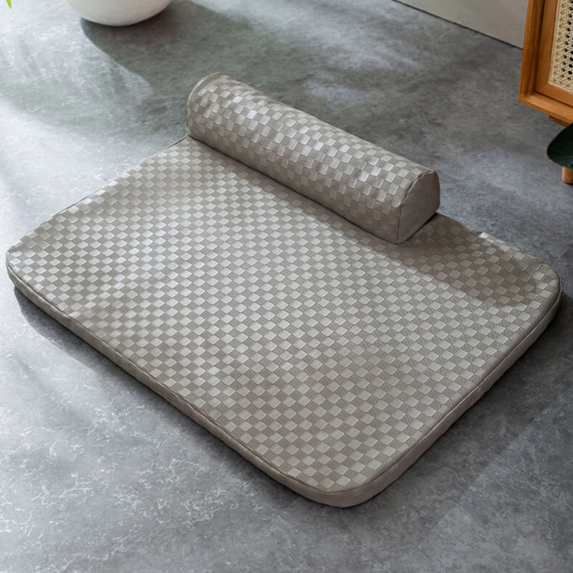 Checkerboard Leather Pet Bed Orthopedic Scratch Resistant Washable