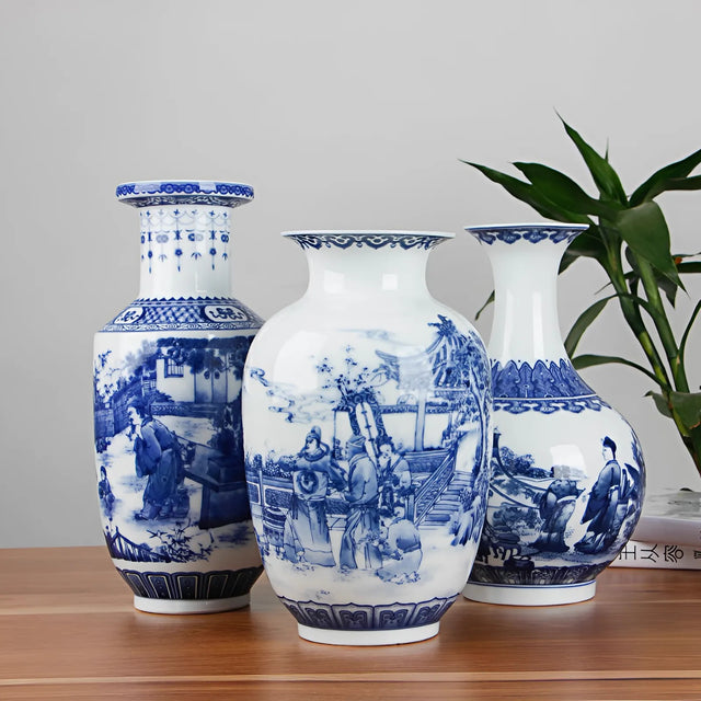 Classic Chinese Blue and White Ceramic Vase with Antique Design