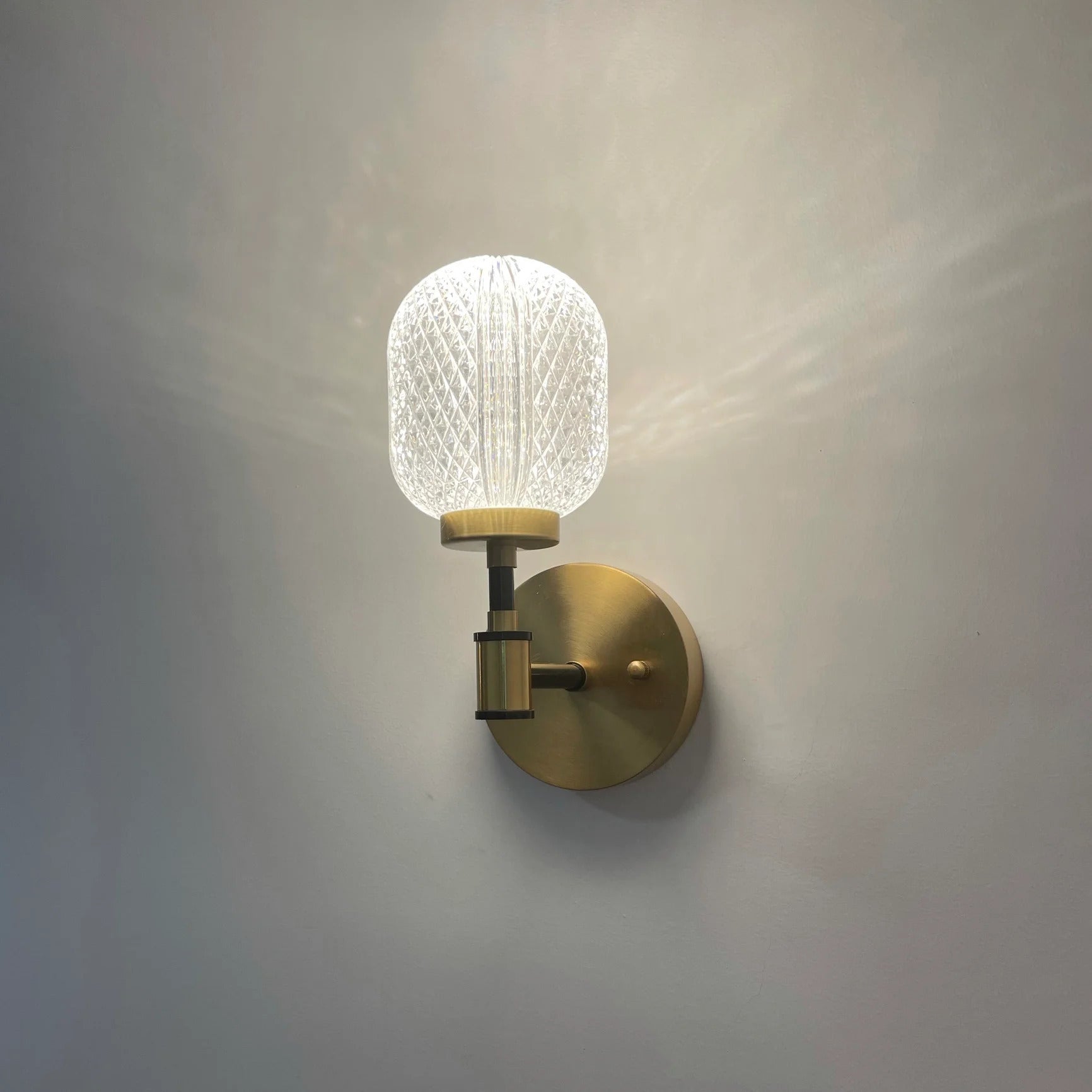 Vintage-Inspired Crystal Acrylic Wall Sconce