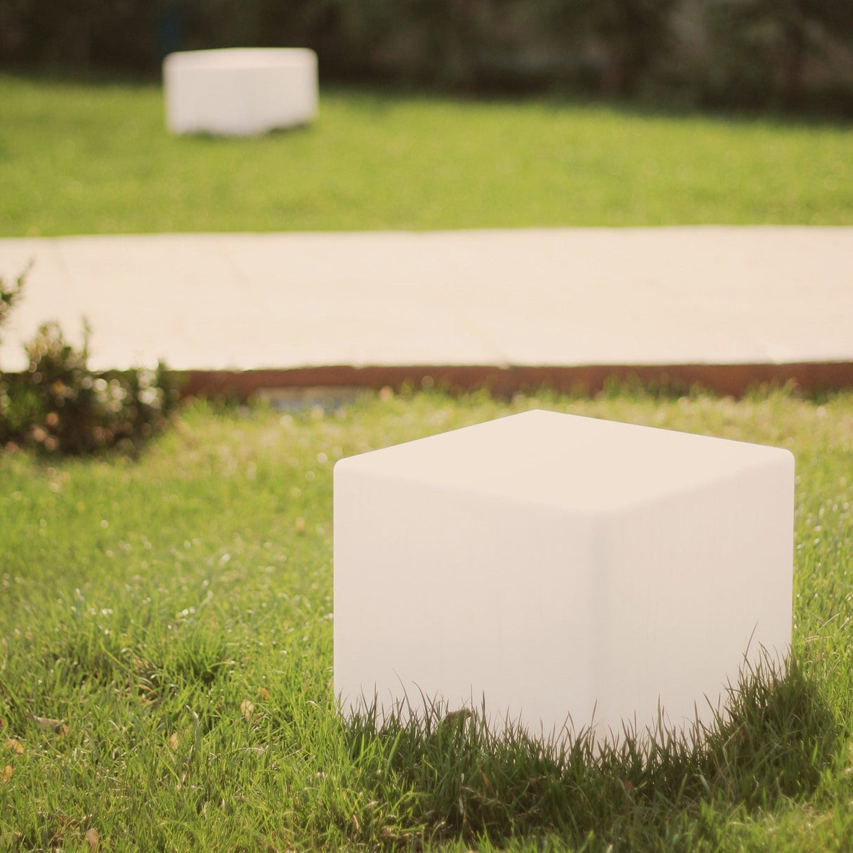 Cubic Garden Light – Modern Weatherproof Rechargeable LED