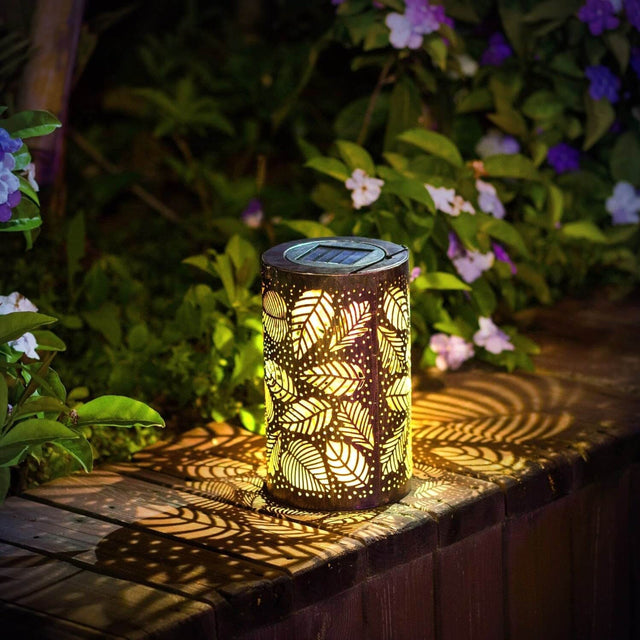 Luminous Leaf Lantern - Elegant Solar-Powered Design