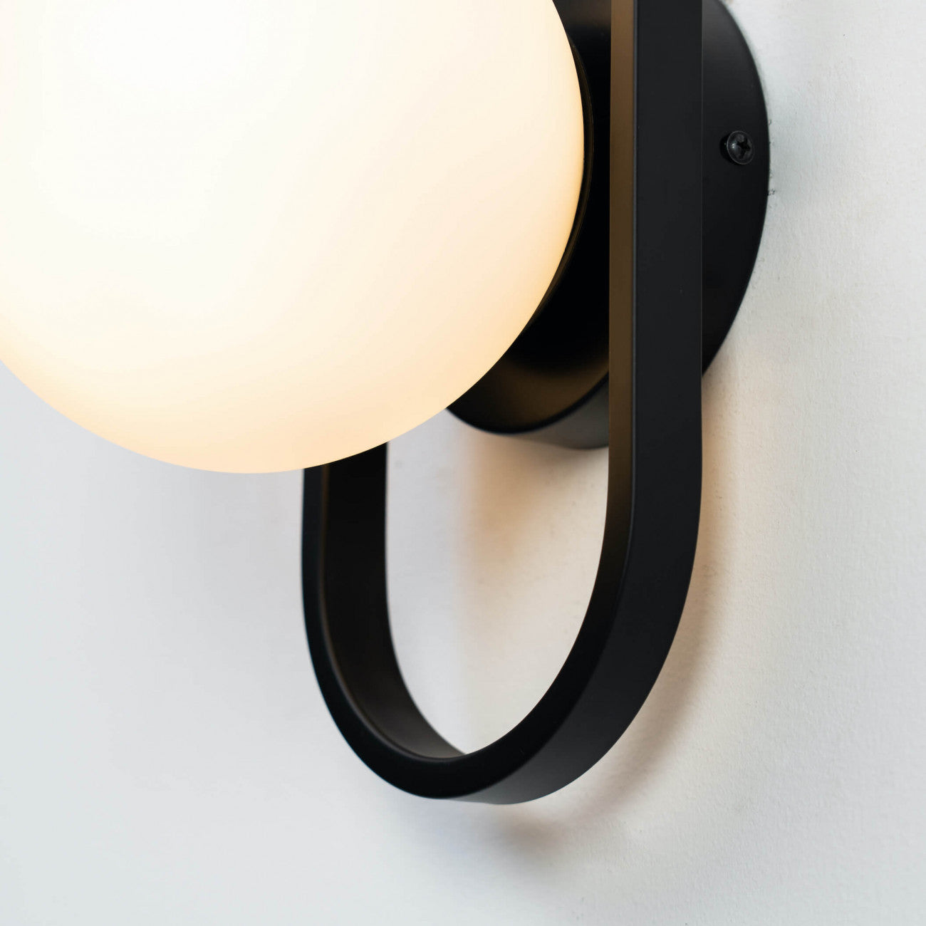 Circular Design Wall Bedside Lamp Sconce with Glass Ball Shade