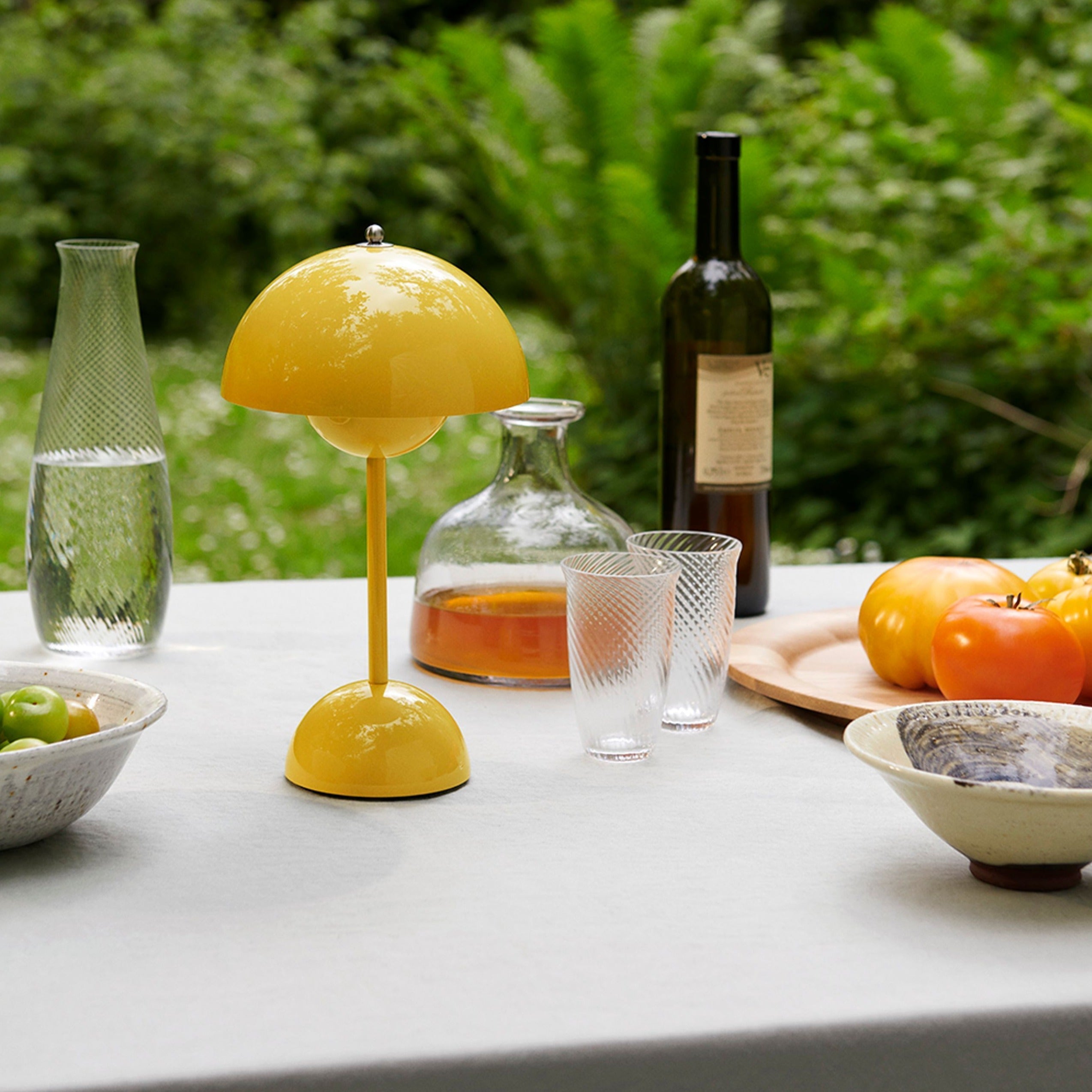 Aurora-Inspired LED Desk Lamp – Warm Energy-Efficient USB-C