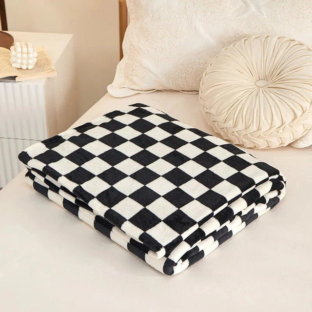 Classic Checkerboard Plaid Design Sofa Blanket for Comfort