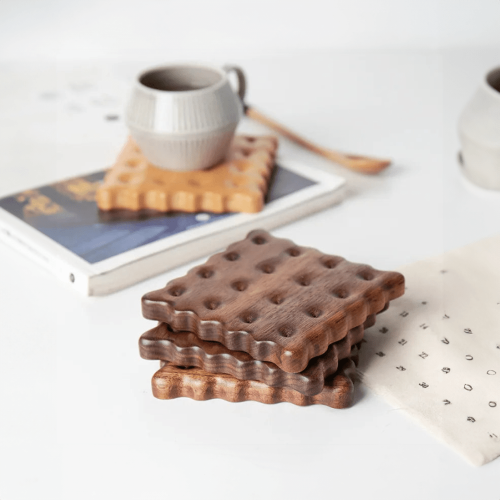 Four Piece Set Of Wooden Biscuit Shape Coasters Modern Style