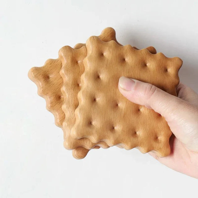 Four Piece Set Of Wooden Biscuit Shape Coasters Modern Style