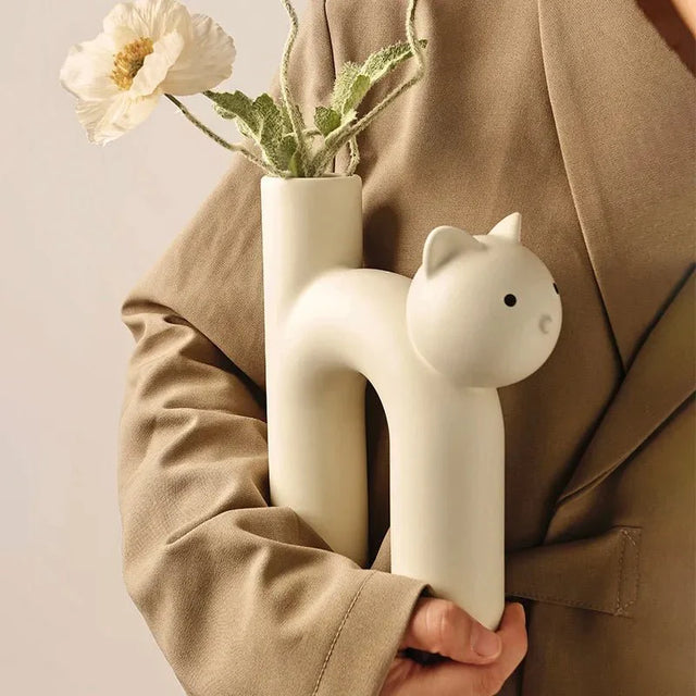H-Shaped Cat Vase Decoration - Modern Ceramic Tabletop Design