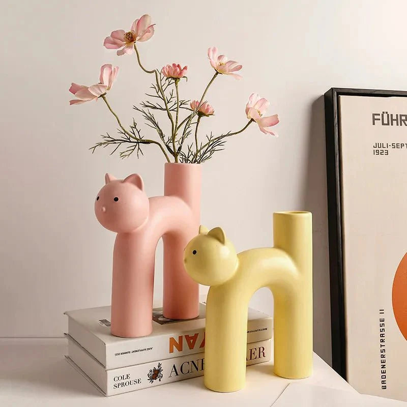 H-Shaped Cat Vase Decoration - Modern Ceramic Tabletop Design