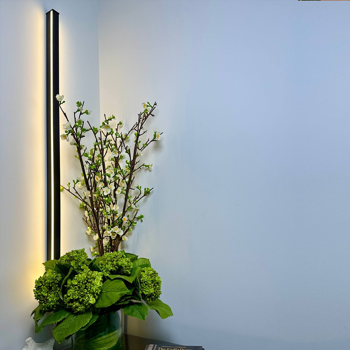 Minimal Light Bar – Nordic LED Wall Lamp in Aluminum