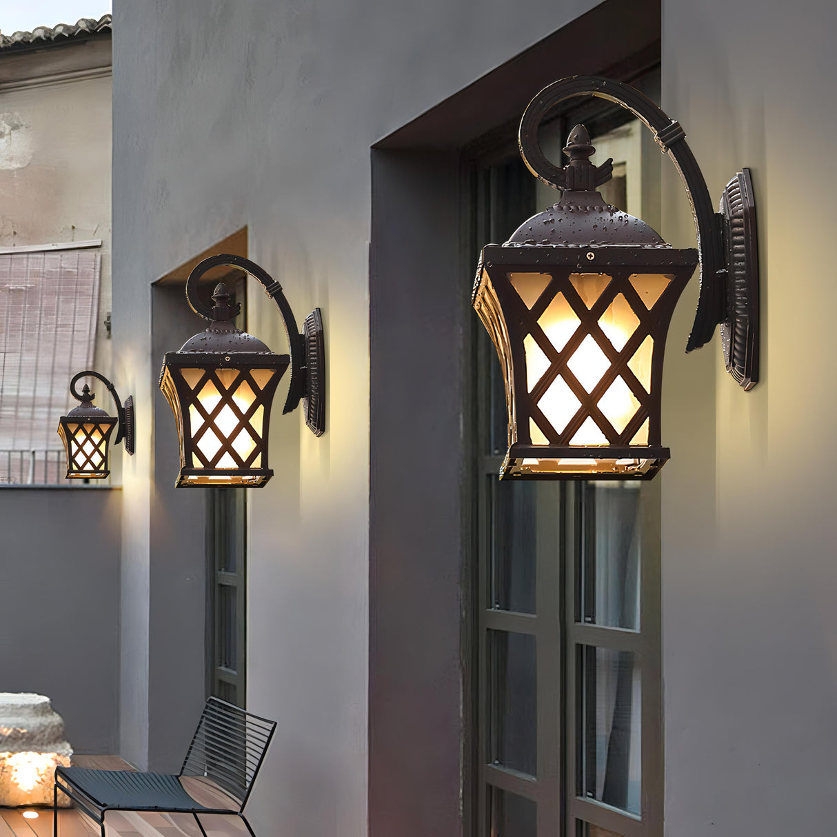Raven - Vintage Black Lantern Wall Light for Outdoors