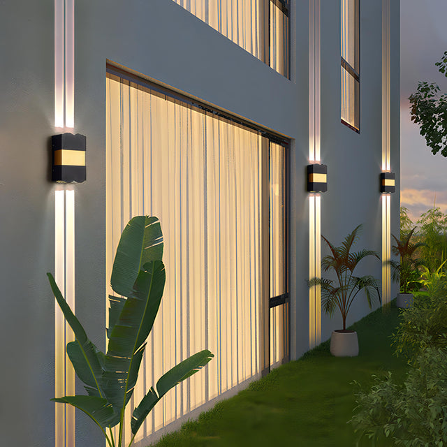 Vana - IP54 Waterproof Outdoor Wall Spotlight in Aluminum